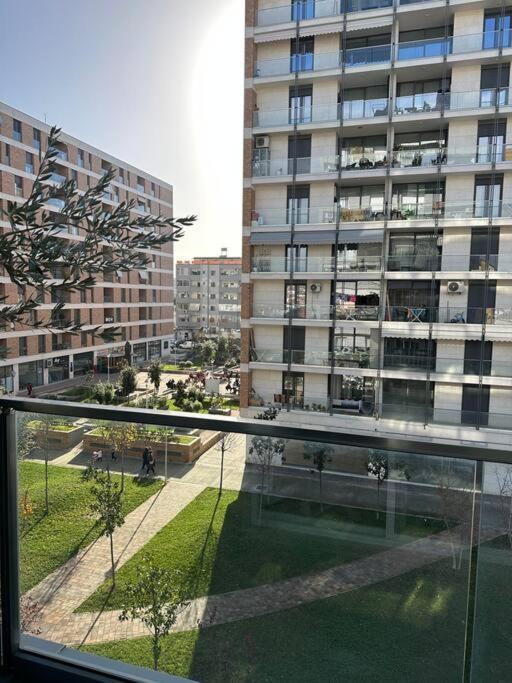 Family Friendly 2 Bedroom Apartment Eden Gardens Tirana City Center Esterno foto