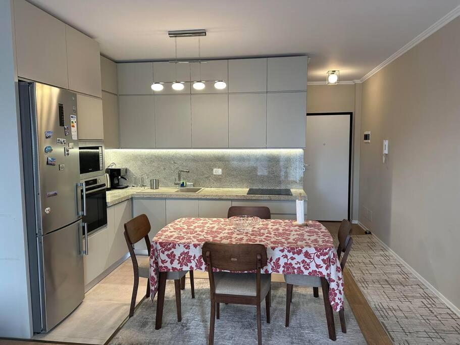 Family Friendly 2 Bedroom Apartment Eden Gardens Tirana City Center Esterno foto